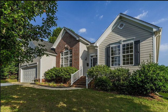 FACADE - 5410 Stone Crossing Dr House