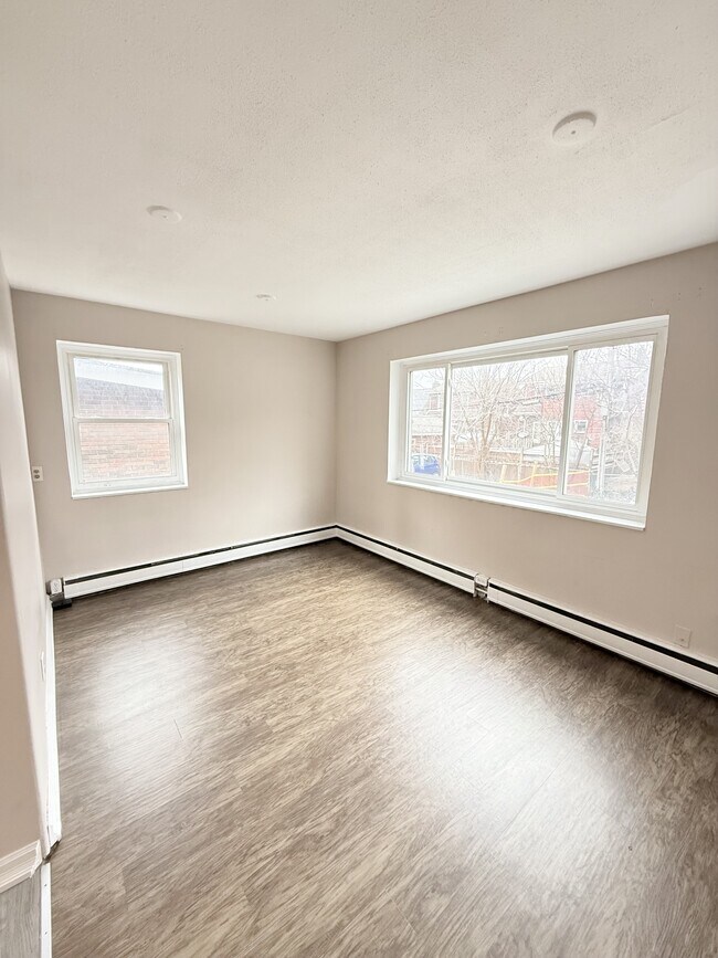Photo - 1590 Ouellette Ave Unit 202