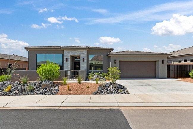 Building Photo - Beautiful 4 Bedroom Home!