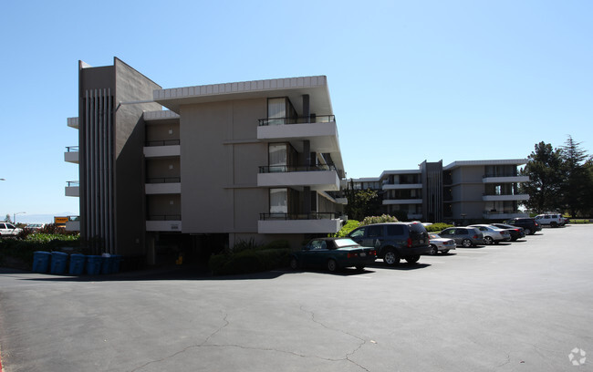 Skyline Terrace - Skyline Terrace Apartments