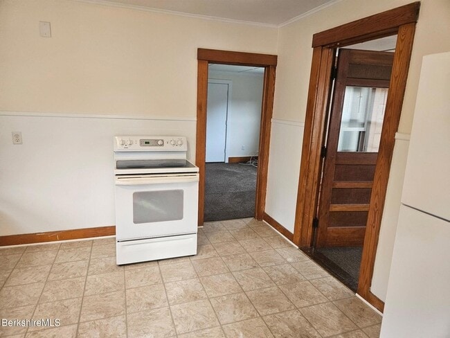 Photo - 1 Edward Ave