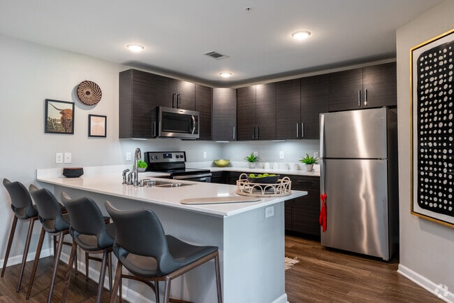2BR, 1BA - 990SF - Kitchen