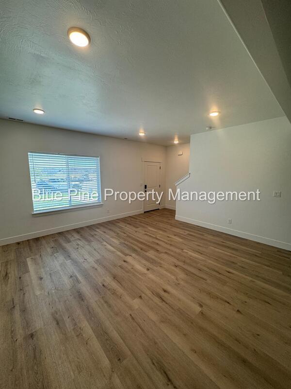 Photo - 651 S 2400 W