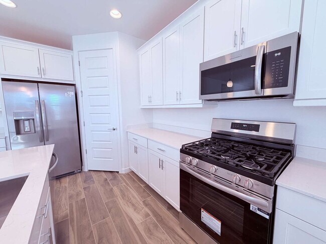 Photo - 8307 E Peterson Ave