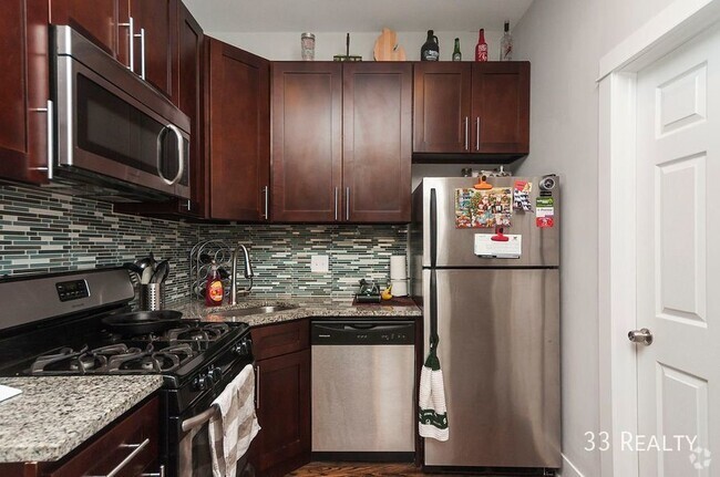 Building Photo - 1338 W. Huron-3F Unit 3F Rental