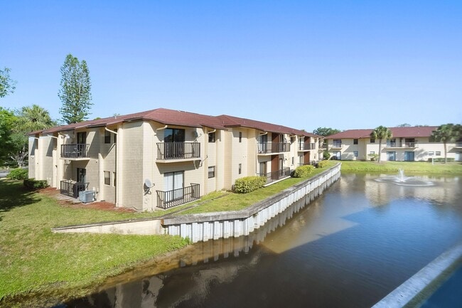 Building Photo - 2050 Oleander Blvd Unit 2205 Rental