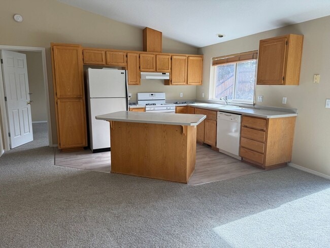 Photo - 3 Bed/2 Bath Single Level Home with Fenced Backyard