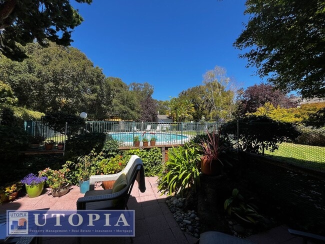 Photo - RENT SPECIAL: 50% off 1st months rent if the lease is signed by January 1st! Bright Natural Light...