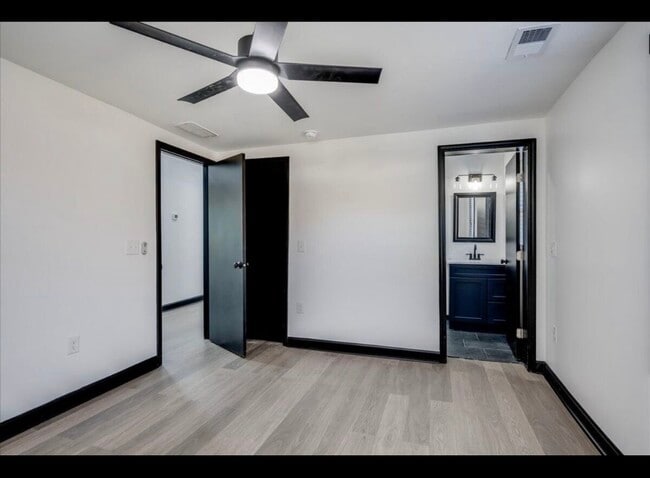 Photo - 1335 Conklin Ave