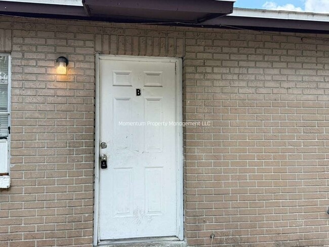 Photo - 8218 N Elmer St Unit B