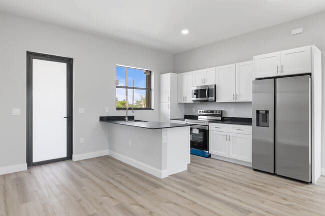 Photo - 8014 Mangrove Cir