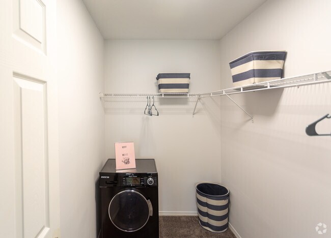 2BR, 1BA - 856 SF
