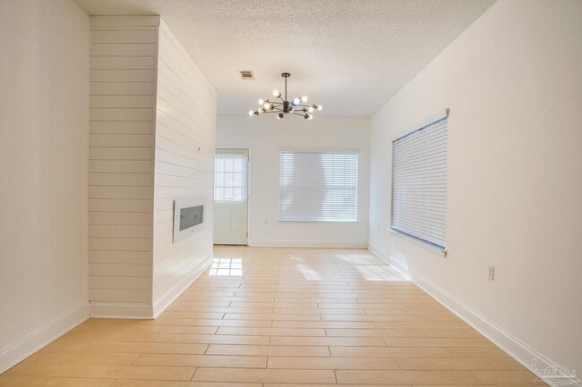 Photo - 1200 Jasper St