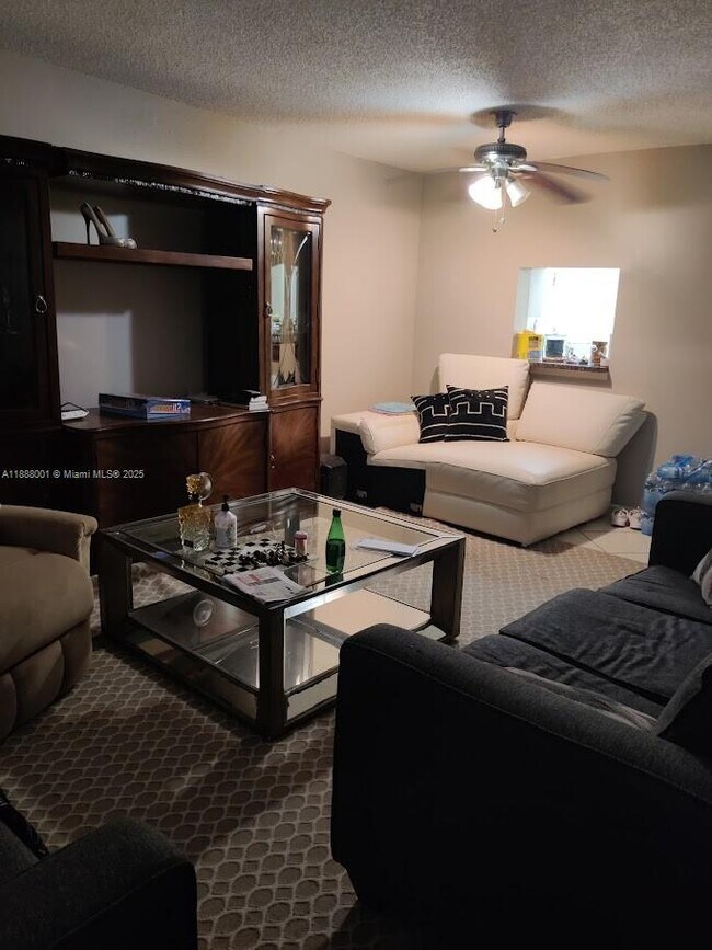 Photo - 4384 NW 9th Ave Unidad 20-2D