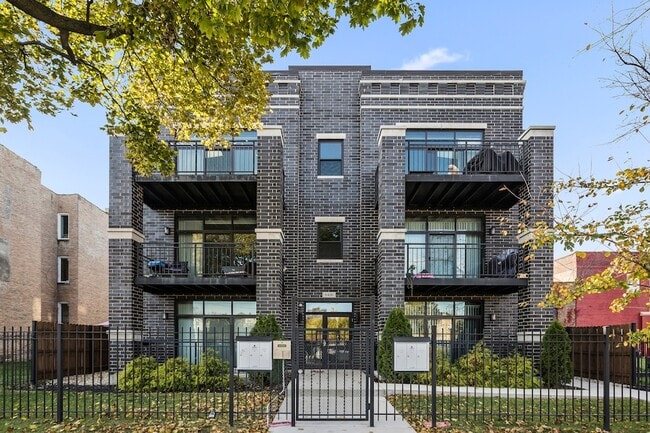 Building Photo - 6422 S Drexel Ave Unit 3N
