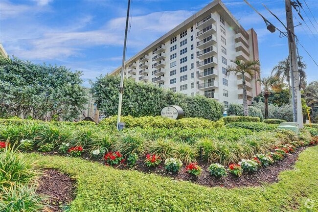 Building Photo - 1149 Hillsboro Mile Unit 904 Rental