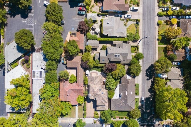 Photo - 1201 University Dr