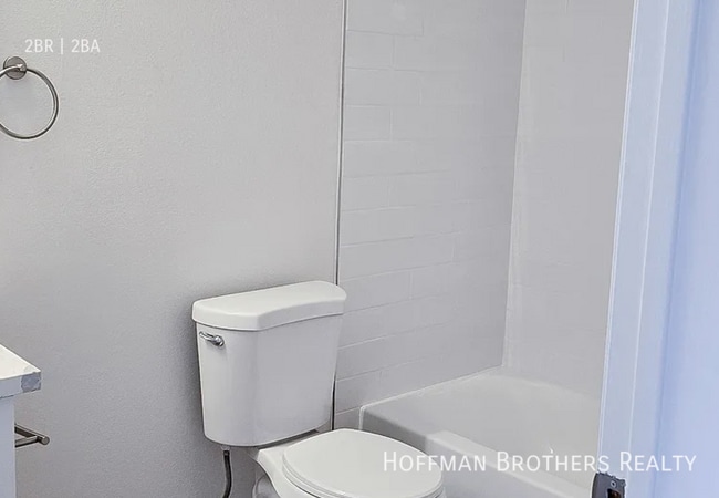 Photo - 3910 E 11th St Unidad 2