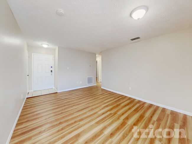 Photo - 2704 Mnr Hl Dr