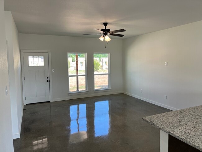 Photo - 2214 J E Woody Rd