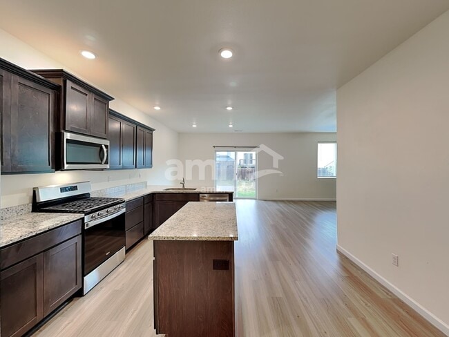 Photo - 1415 W 16th Ave