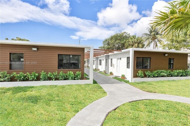 Photo - 1946 Pierce St Unit 8