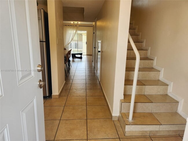 Photo - 7905 W 30th Ct Unidad 209 Rental