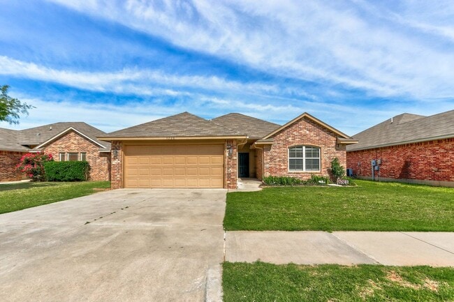 Photo - AVAILABLE 3-15-2020 FOR OCCUPANCY IN YUKON, MUSTANG SCHOOLS!