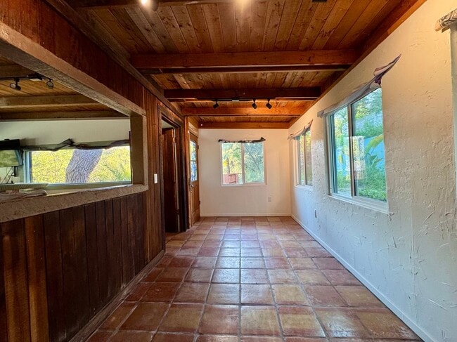 Photo - 1619 Oak Dr