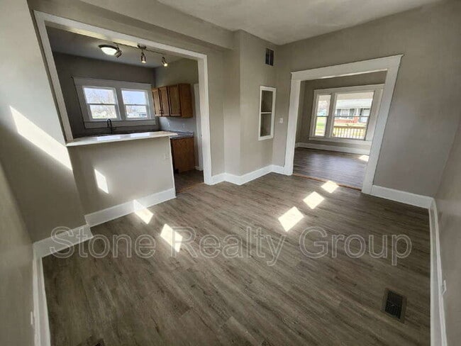 Photo - 1609 College Ave