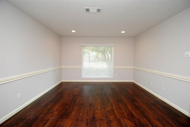 Photo - 10659 Northbrook Dr