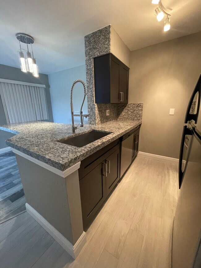 2803 N Oakland Forest Dr Unit 206