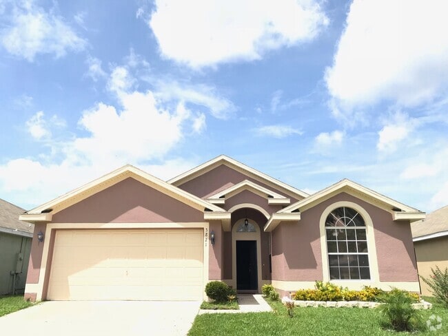 Building Photo - Beautiful Home with Lakefront View!