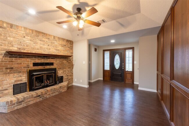 Photo - 328 Lake View Dr