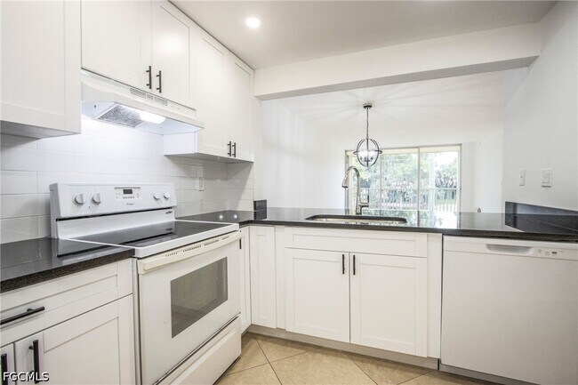 1083 Forest Lakes Dr Unit 206