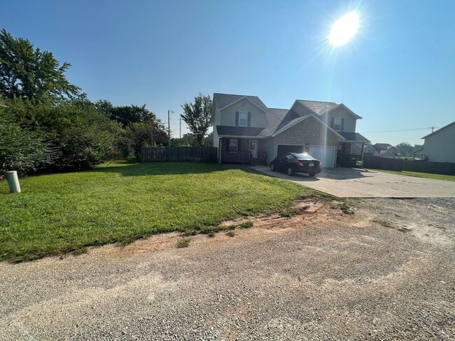 Photo - Spacious 3 bedroom, 2.5 bathroom Duplex