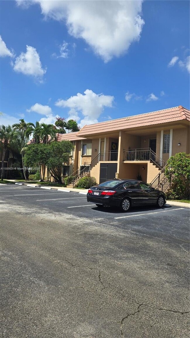 Building Photo - 193 Lakeview Dr Unit 101