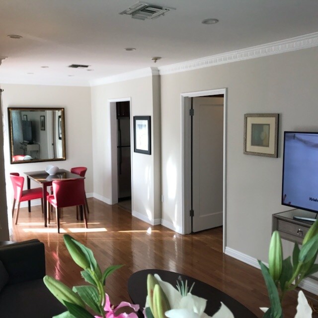 Photo - 1013 N La Jolla Ave Unit 1015 half