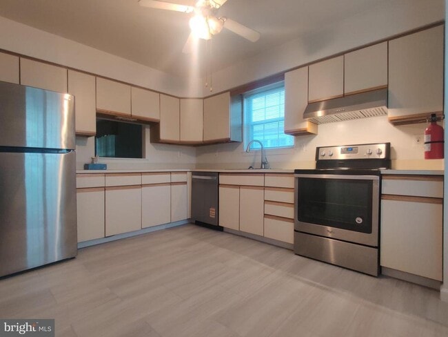 Building Photo - 104 Bastian Dr Rental