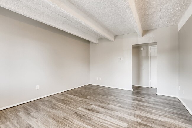 Photo - QUARI ST (1389)