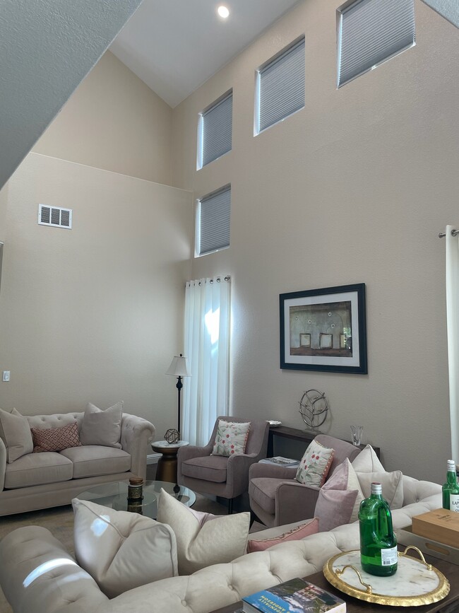 Photo - 922 Vista Pointe Dr