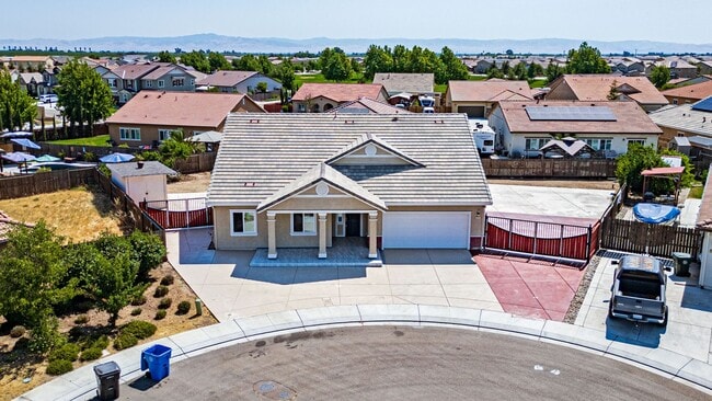 4 bedroom home for RENT in Manteca with RV... - 4 bedroom home for RENT in Manteca with RV...