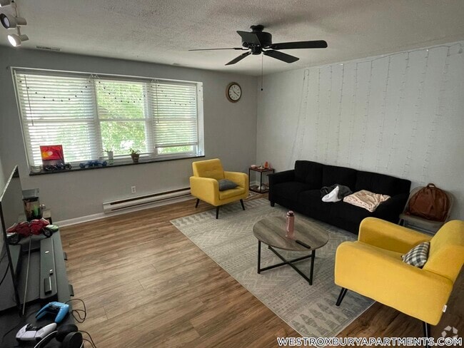 Building Photo - 530 VFW Parkway Unit 204 Rental