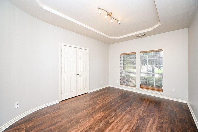 Photo - 8135 Cove Timbers Ln