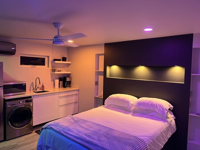 Building Photo - 12 Nutwold Ave Unit Silva Domus