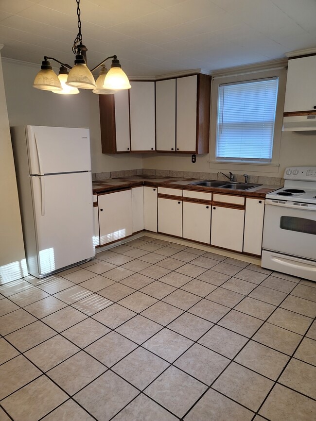 Photo - 312 Creps St