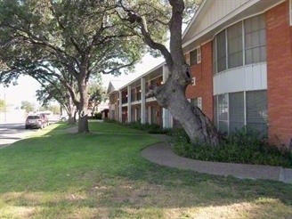 Royal Oaks Apartments - Royal Oaks Apartments