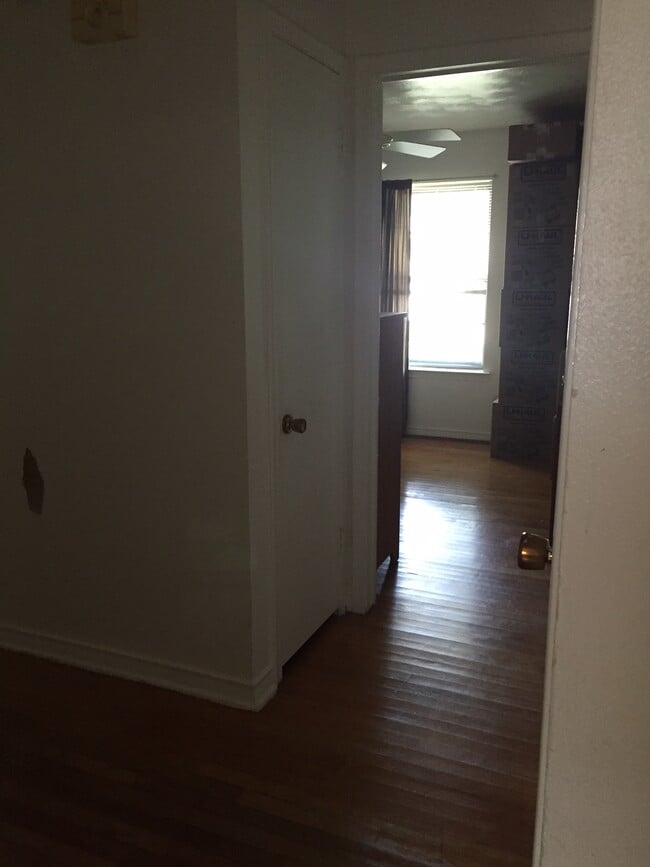 Photo - 1512 meandering way