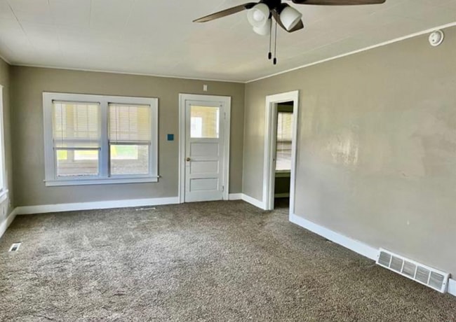 Photo - 122 Walnut St