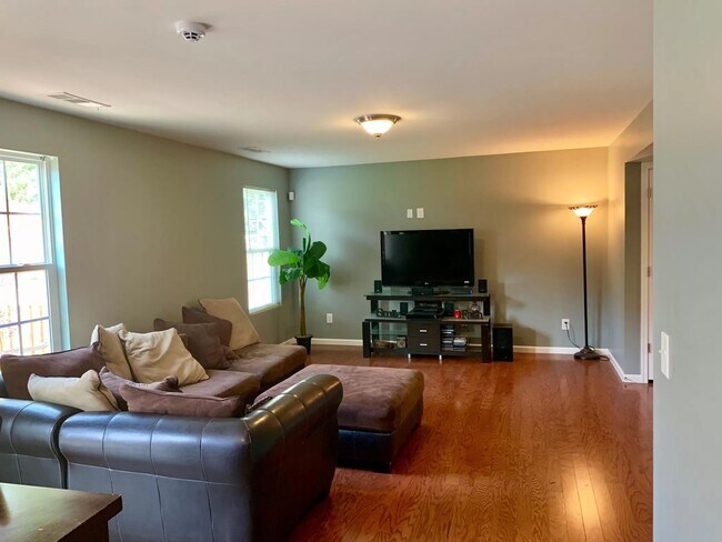 Living Room - 5082 Cobblestone Creek Dr